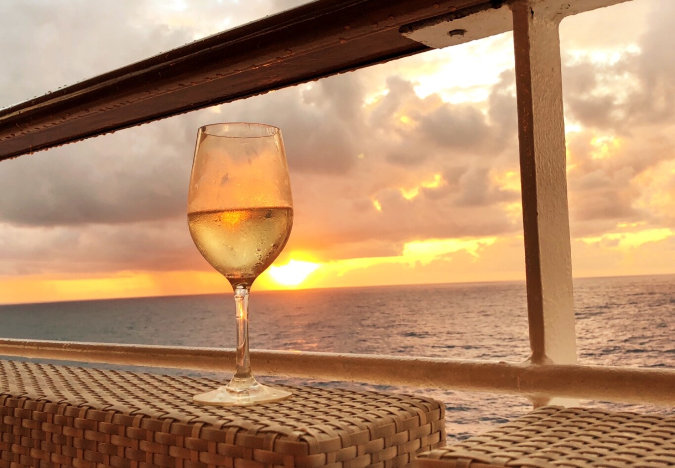 Service an Board. Das Kreuzfahrt-Ambiente ist unbeschreiblich.